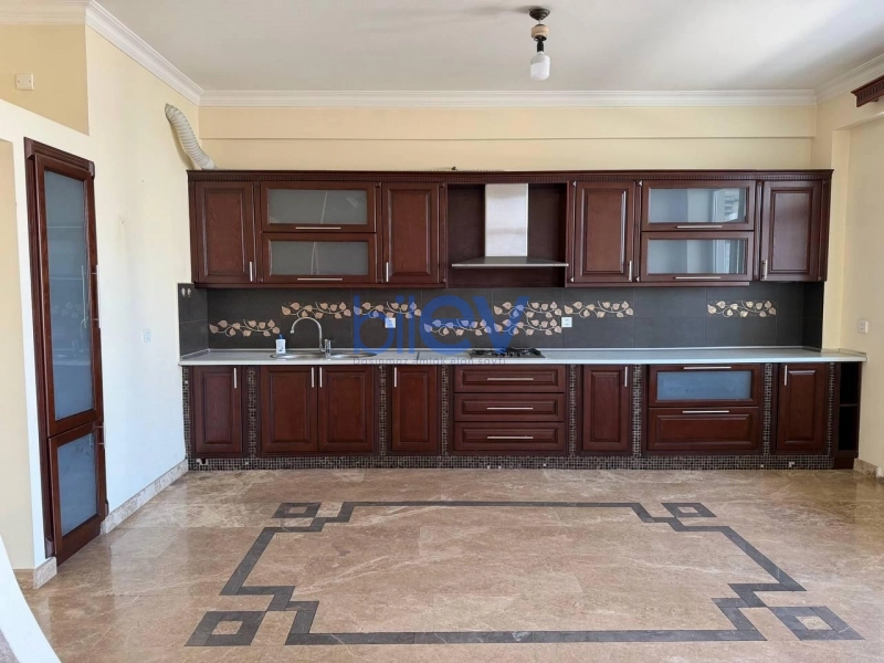 Aylıq Kirayə 3 otaqlı Yeni Tikili bina evi  135m², Bakı