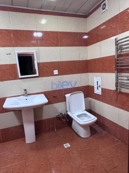 Aylıq Kirayə 3 otaqlı Yeni Tikili bina evi  96m², Bakı