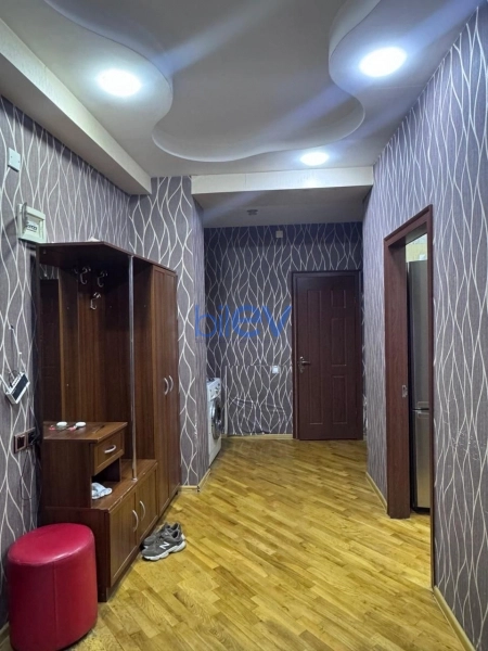 Aylıq Kirayə 3 otaqlı Yeni Tikili bina evi  96m², Bakı