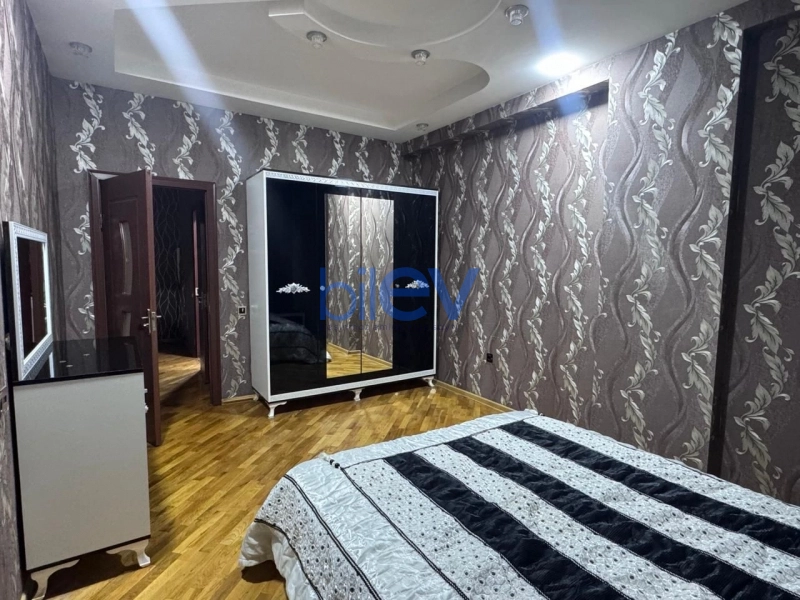 Aylıq Kirayə 3 otaqlı Yeni Tikili bina evi  96m², Bakı