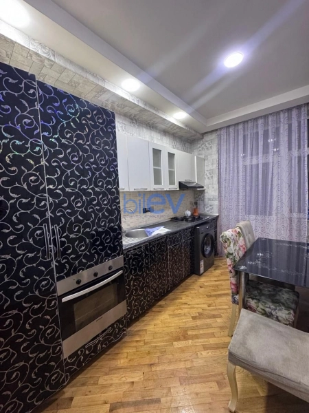 Aylıq Kirayə 3 otaqlı Yeni Tikili bina evi  96m², Bakı