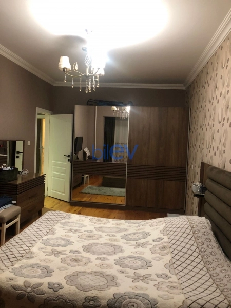 Satış 3 otaqlı Köhnə Tikili bina evi  90m², Bakı