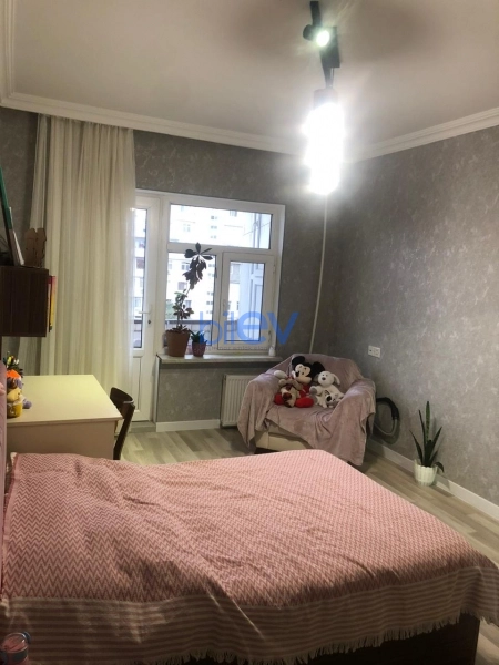 Satış 3 otaqlı Köhnə Tikili bina evi  90m², Bakı