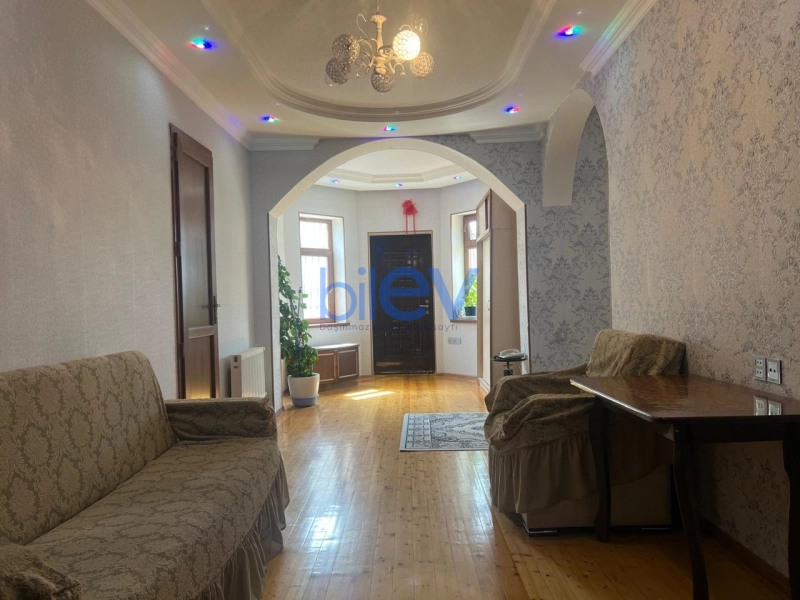 Satış 6 otaqlı Həyət evi  250m², Bakı