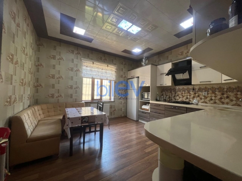 Satış 6 otaqlı Həyət evi  250m², Bakı