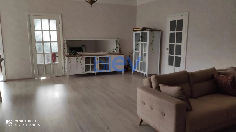 Satış 5 otaqlı Həyət evi  250m², Bakı