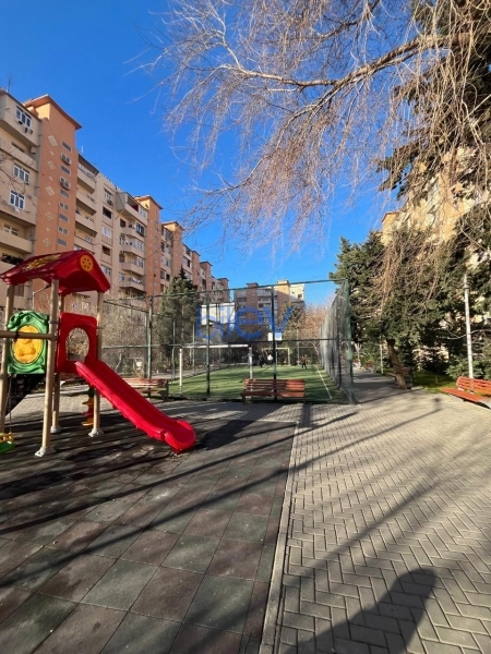Satış 2 otaqlı Köhnə Tikili bina evi  60m², Bakı