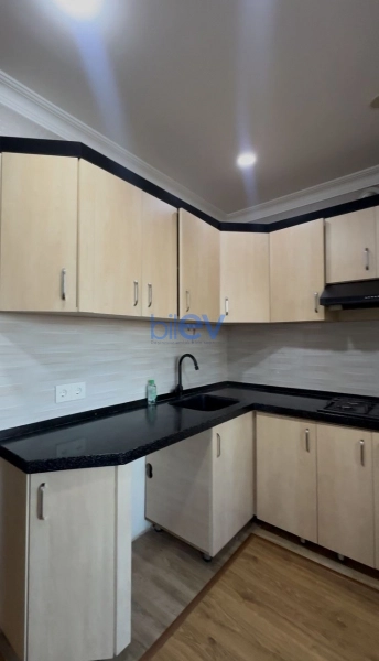 Satış 2 otaqlı Köhnə Tikili bina evi  60m², Bakı
