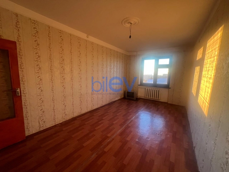Satış 5 otaqlı Köhnə Tikili bina evi  120m², Bakı