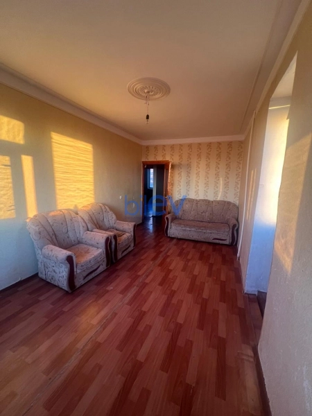 Satış 5 otaqlı Köhnə Tikili bina evi  120m², Bakı