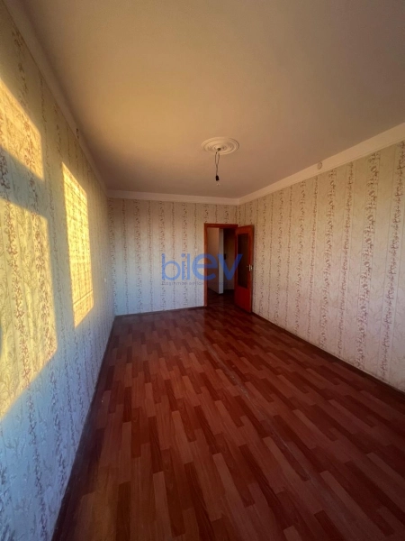 Satış 5 otaqlı Köhnə Tikili bina evi  120m², Bakı