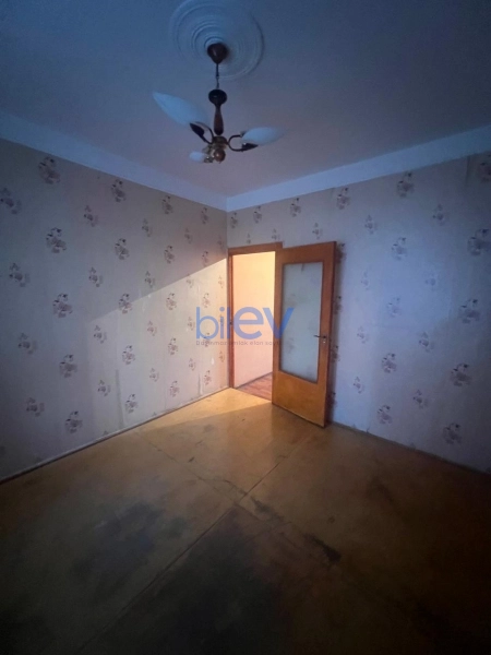 Satış 5 otaqlı Köhnə Tikili bina evi  120m², Bakı