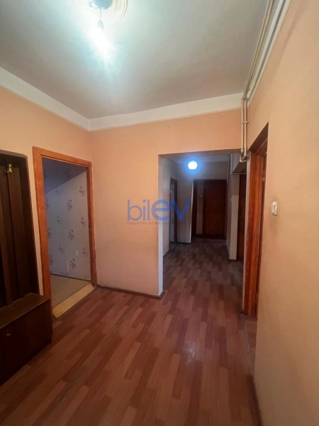 Satış 5 otaqlı Köhnə Tikili bina evi  120m², Bakı