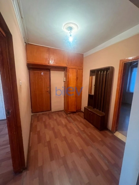 Satış 5 otaqlı Köhnə Tikili bina evi  120m², Bakı