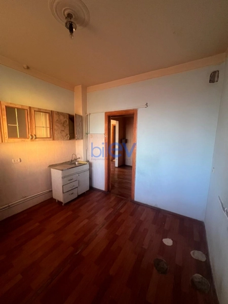 Satış 5 otaqlı Köhnə Tikili bina evi  120m², Bakı