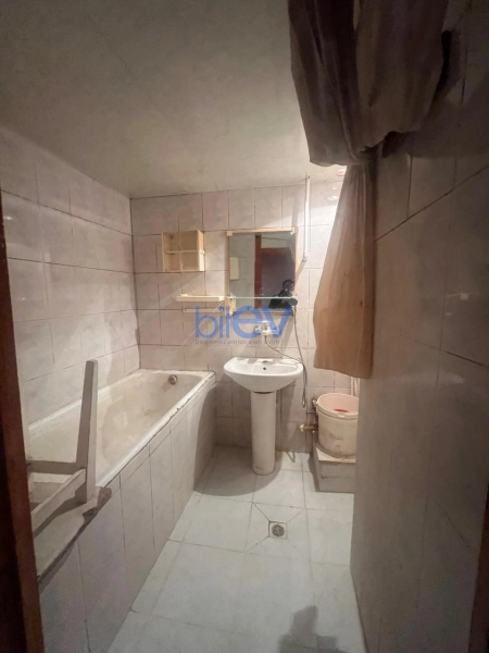 Satış 5 otaqlı Köhnə Tikili bina evi  120m², Bakı