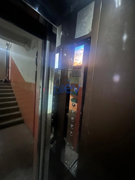 Satış 5 otaqlı Köhnə Tikili bina evi  120m², Bakı