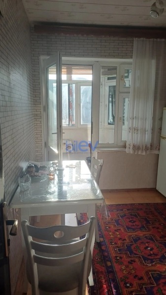 Satış 3 otaqlı Köhnə Tikili bina evi  85m², Bakı
