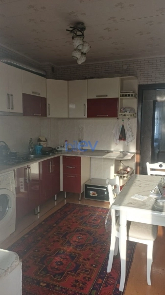 Satış 3 otaqlı Köhnə Tikili bina evi  85m², Bakı