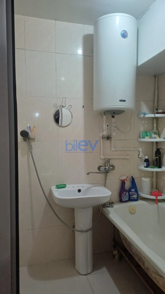 Satış 3 otaqlı Köhnə Tikili bina evi  85m², Bakı
