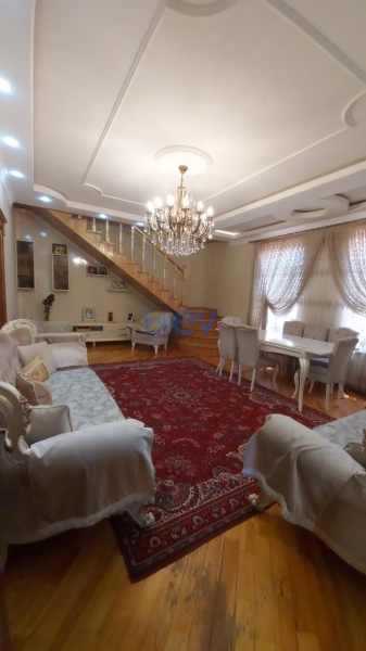 Satış 7 otaqlı Həyət evi  390m², Bakı