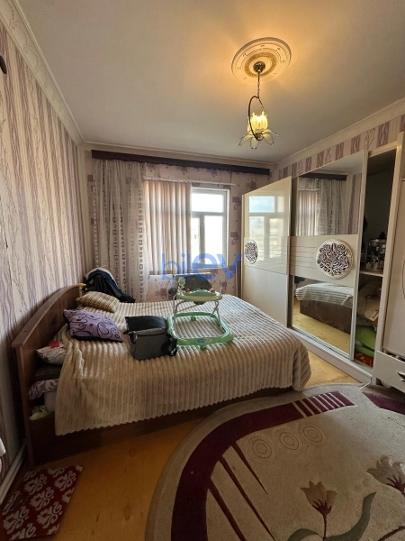 Satış 4 otaqlı Köhnə Tikili bina evi  100m², Bakı
