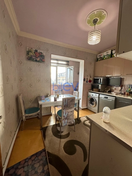 Satış 4 otaqlı Köhnə Tikili bina evi  100m², Bakı