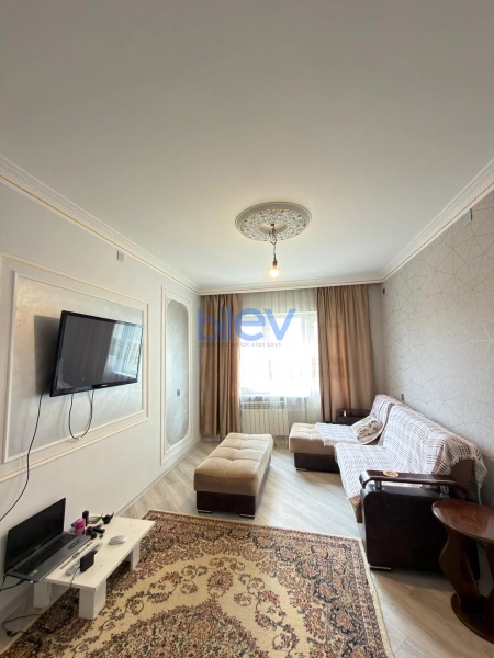 Satış 2 otaqlı Köhnə Tikili bina evi  65m², Bakı