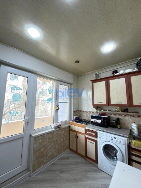 Satış 2 otaqlı Köhnə Tikili bina evi  65m², Bakı