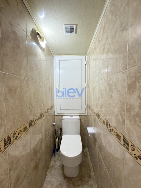 Satış 2 otaqlı Köhnə Tikili bina evi  65m², Bakı