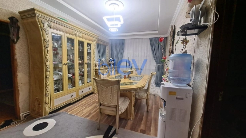 Satış 4 otaqlı Köhnə Tikili bina evi  100m², Bakı