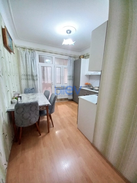 Satış 2 otaqlı Köhnə Tikili bina evi  45m², Bakı