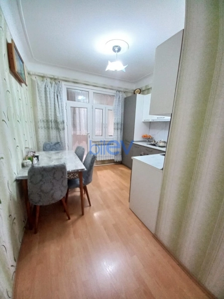 Satış 2 otaqlı Köhnə Tikili bina evi  45m², Bakı