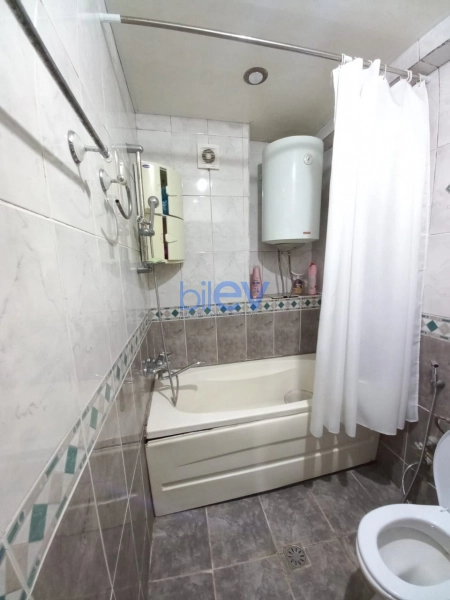 Satış 2 otaqlı Köhnə Tikili bina evi  45m², Bakı