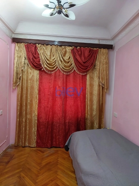 Satış 3 otaqlı Köhnə Tikili bina evi  75m², Bakı