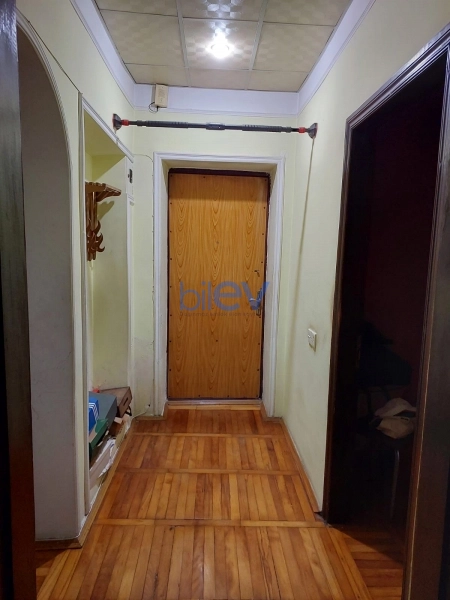 Satış 3 otaqlı Köhnə Tikili bina evi  75m², Bakı