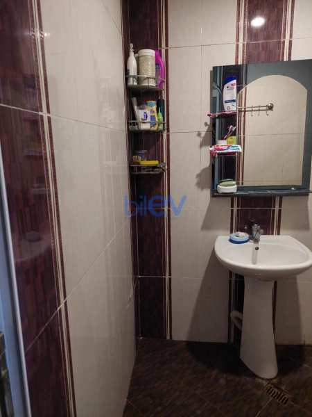 Satış 2 otaqlı Köhnə Tikili bina evi  60m², Bakı