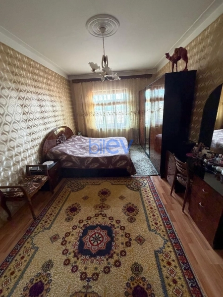 Satış 5 otaqlı Köhnə Tikili bina evi  120m², Bakı