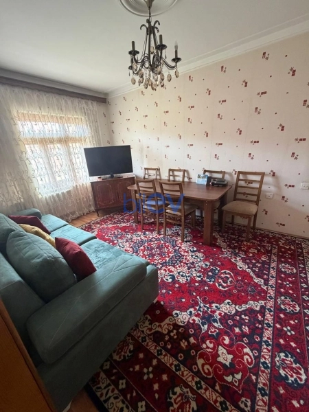 Satış 5 otaqlı Köhnə Tikili bina evi  120m², Bakı