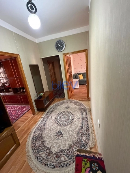 Satış 5 otaqlı Köhnə Tikili bina evi  120m², Bakı