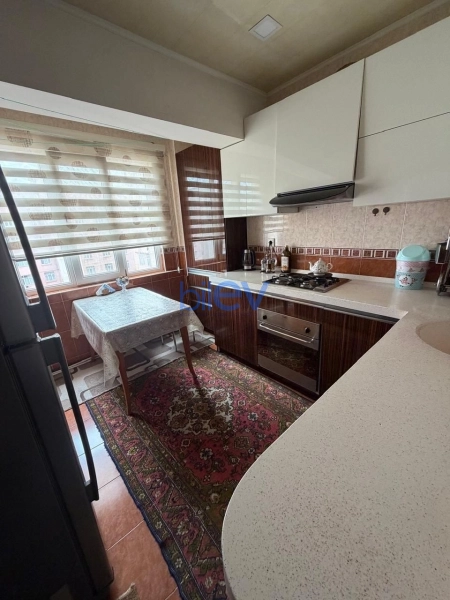 Satış 5 otaqlı Köhnə Tikili bina evi  120m², Bakı