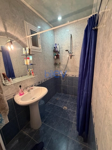 Satış 5 otaqlı Köhnə Tikili bina evi  120m², Bakı
