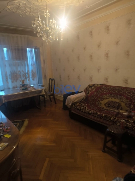 Satış 3 otaqlı Köhnə Tikili bina evi  80m², Bakı