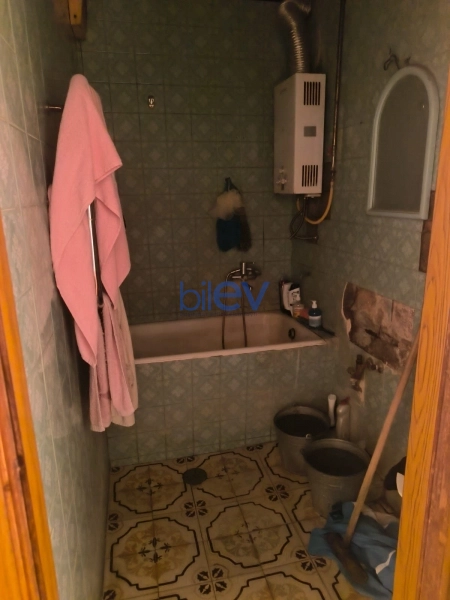 Satış 3 otaqlı Köhnə Tikili bina evi  80m², Bakı