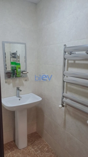 Günlük Kirayə 3 otaqlı Yeni Tikili bina evi  75m², Bakı