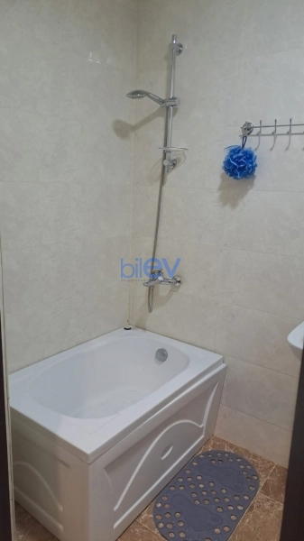 Günlük Kirayə 3 otaqlı Yeni Tikili bina evi  75m², Bakı