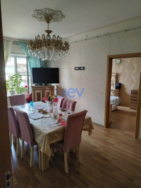 Satış 5 otaqlı Köhnə Tikili bina evi  120m², Bakı