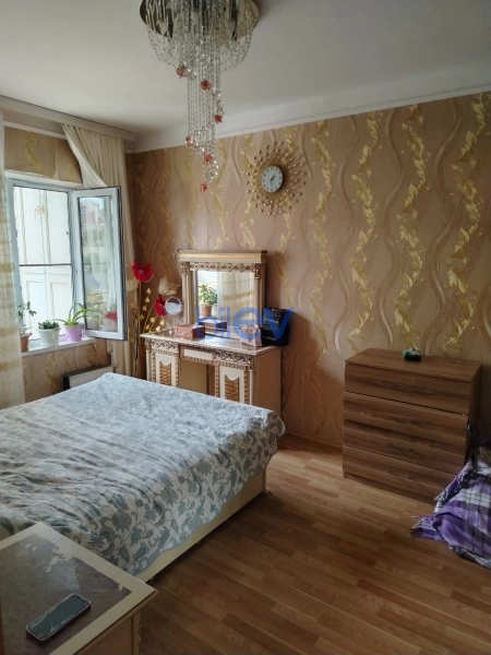 Satış 5 otaqlı Köhnə Tikili bina evi  120m², Bakı