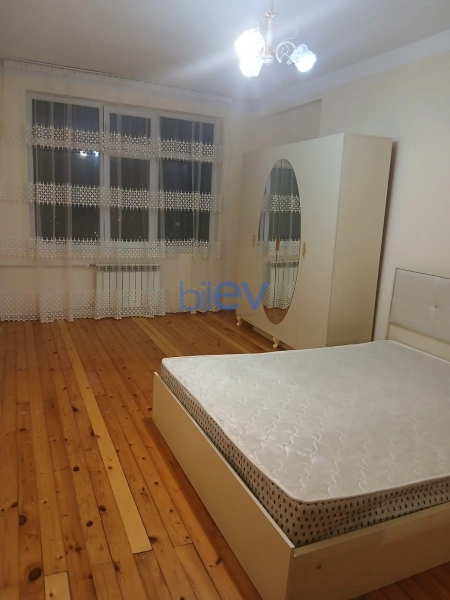 Aylıq Kirayə 3 otaqlı Yeni Tikili bina evi  126m², Bakı