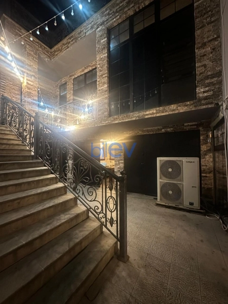 Aylıq Kirayə 10 otaqlı Obyekt  400m², Bakı